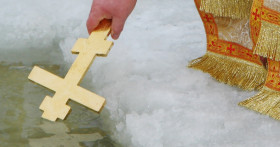 Красивые поздравления с Крещением 19 января в СМС