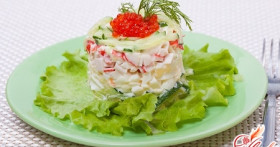 Салат с икрой: побалуйте гостей экзотикой