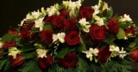 Живые венки на могилу