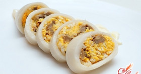 Салат из кальмаров с яйцом