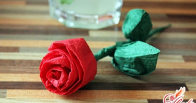 Как сделать цветы из салфеток своими руками?