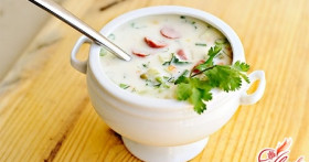 Окрошка на кефире: рецепт холодного супа за десять минут