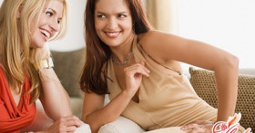 Как поднять настроение подруге: простые и забавные способы