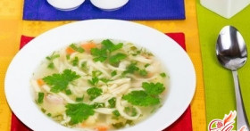 Суп с домашней лапшой в лучших национальных традициях