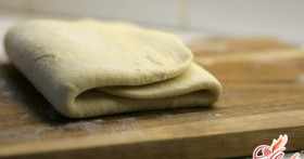 Как приготовить слоеное тесто?