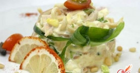 Салат с кальмарами и грибами: фантазии на «морскую» тему