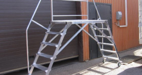 Лестницы с платформой. Удобство и безопасность