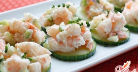 Салат с креветками и огурцами: экзотично и аппетитно