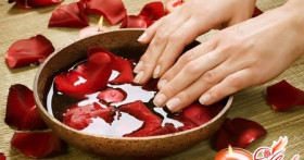 Парафинотерапия для рук в салонных и домашних условиях