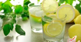 Вода с лимоном: польза и вред этого напитка