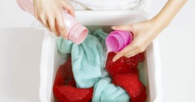 Как убрать клей с одежды и других тканевых поверхностей