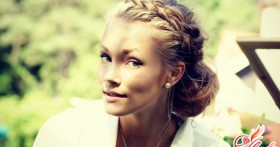 Популярные прически для волос с помощью бублика