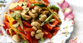 Салат с шампиньонами: готовим быстро и вкусно