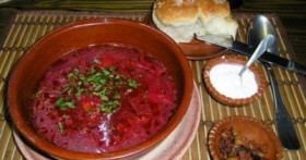 Украинский борщ с пампушками (вегетарианский)