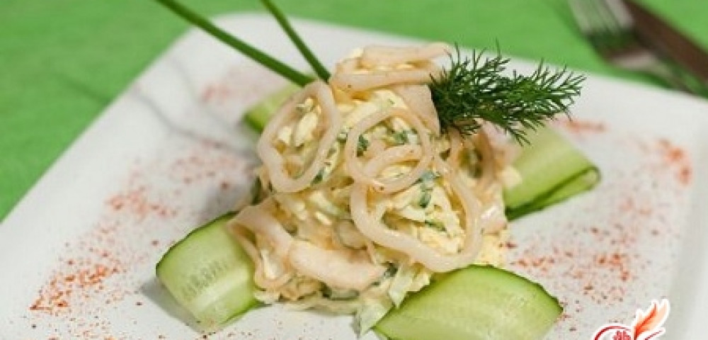 Салат из мидий и кальмаров рецепт с фото очень вкусный пошаговый