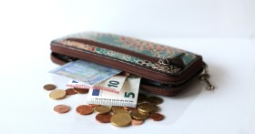 Как выбрать кошелек по фэн-шуй для привлечения денег