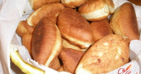 Жареные пирожки на кефире: рецепты приготовления теста и начинки