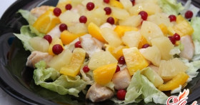 Салат с кальмарами и ананасами для будней и праздников