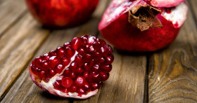 Как легко и аккуратно почистить гранат от кожуры