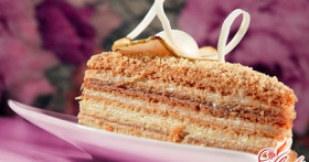 Торт Наполеон: со сгущенкой, медом, сметаной – все возможные рецепты!