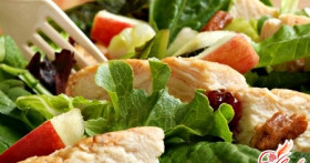 Вкусно и полезно: салат с курицей и китайской капустой