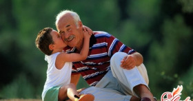 Что подарить мужчине на 55 лет: возраст статусных и символичных подарков