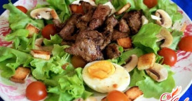 Готовим полезную еду: салат из сырых шампиньонов