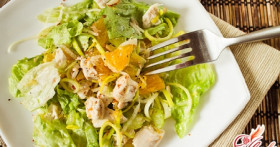 Салат из курицы с апельсинами