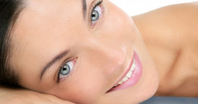 Почему возникают жировики на лице?