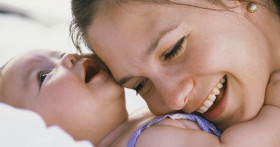 Как прикладывать ребенка к груди