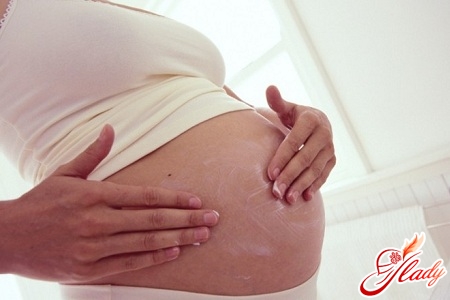 как избежать растяжек во время беременности