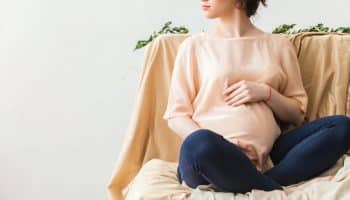 Лечение и профилактика растяжек во время беременности