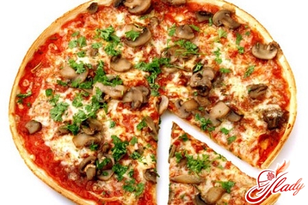 пицца с курицей и грибами