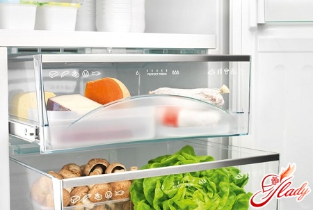 как удалить запах из холодильника