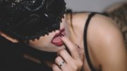 Как удивить мужчину в постели и вернуть страсть в отношения