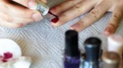 Как самостоятельно сделать красивый маникюр в домашних условиях