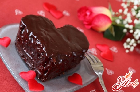шоколадный торт с черносливом