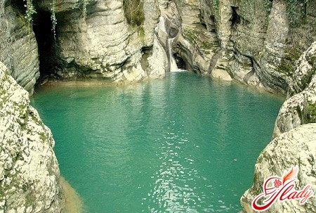 агурские водопады