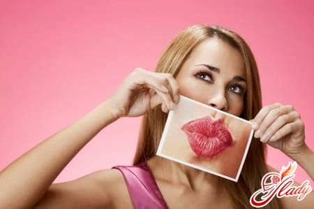 Уколы гиалуроновой кислоты для увеличения губ: работает ли это?