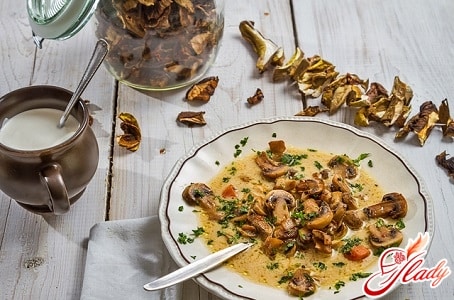 простой рецепт супа с сушеными грибами