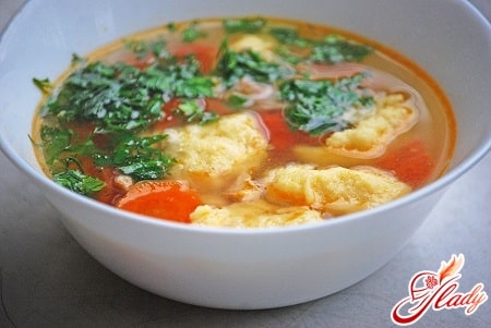 томатный суп с клецками