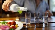 Как бороться с диареей (водка с солью от поноса)