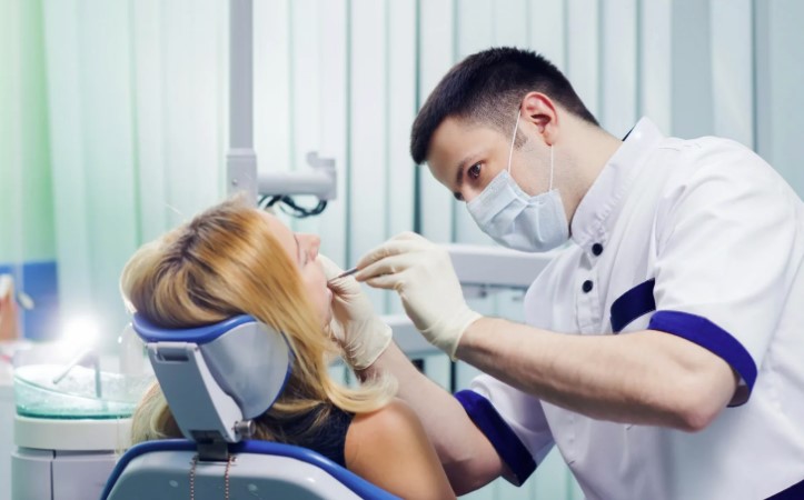 Какие вопросы можно решить при посещении стоматологической клиники