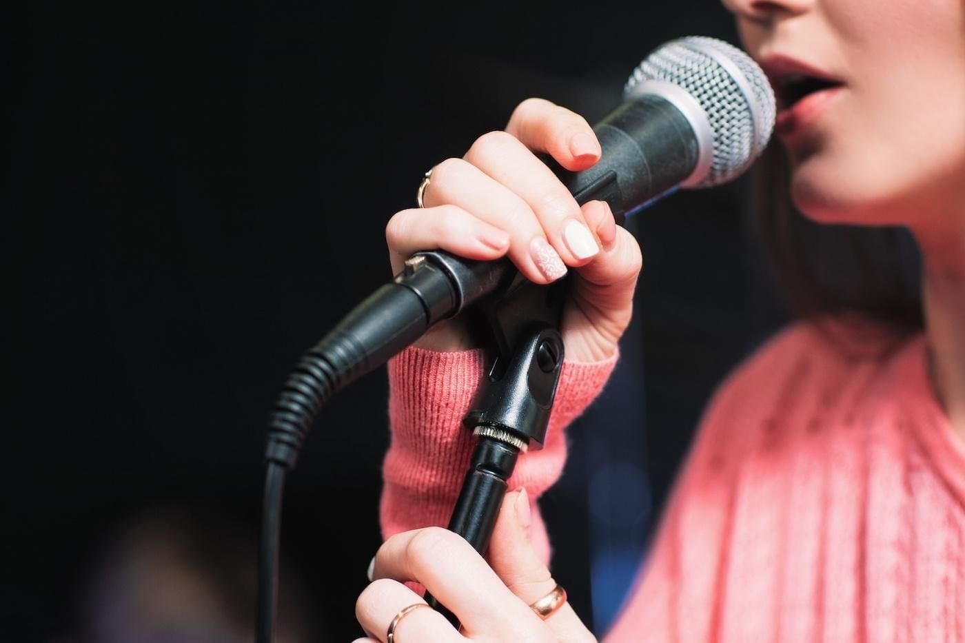Раскройте свой вокальный потенциал: почему вам следует записаться в вокальную школу