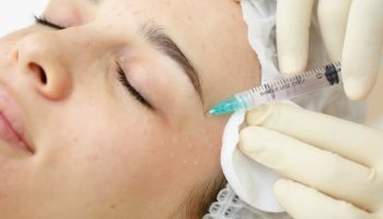 Чем полезна мезотерапия лица?