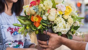 Доставка цветов в Ростове-на-Дону: удобство, выбор и радость в каждый букет